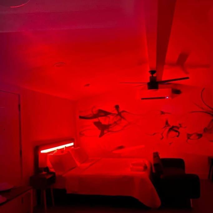 Phoenix Retreat - Studio With King Bed - 10 Min From Airp - Unit C Bagian luar foto