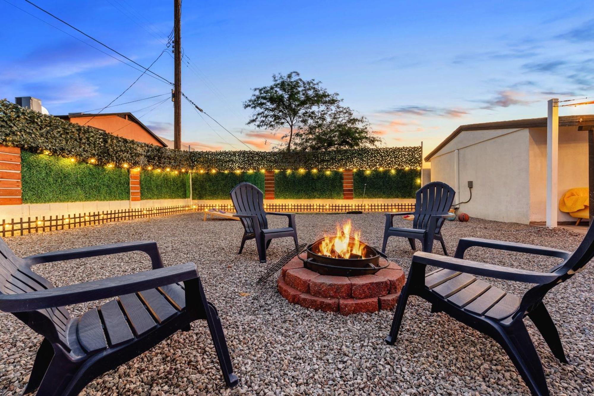 Phoenix Retreat - Studio With King Bed - 10 Min From Airp - Unit C Bagian luar foto